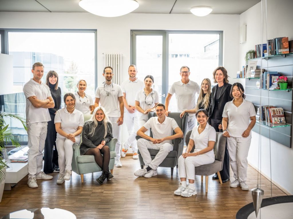 Gruppenfoto Zahnarzt Dr Friedrich Koblenz